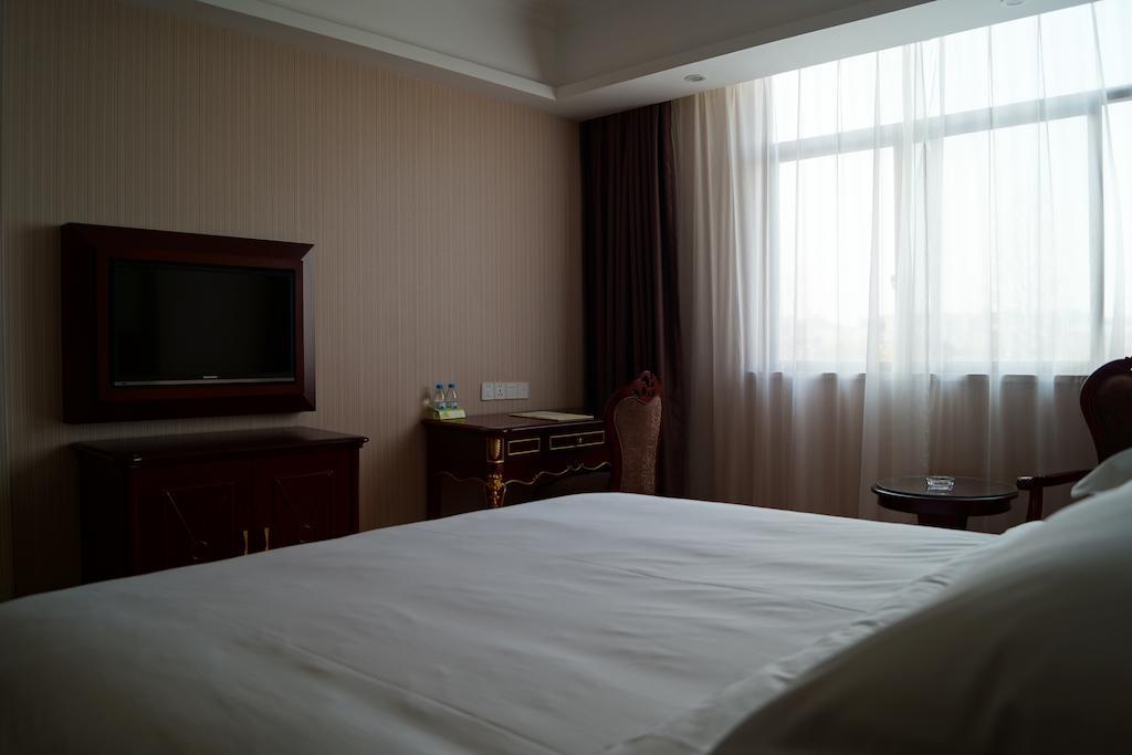 Huhua Business Hotel