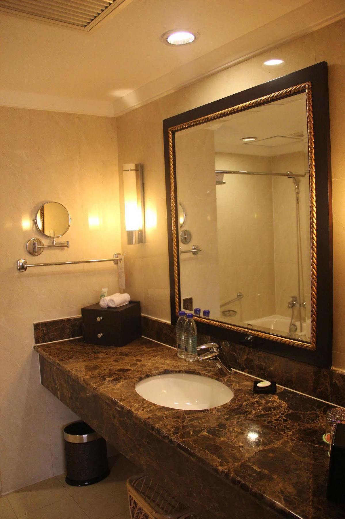 Courtyard By Marriott Pudong Hotel 4*
