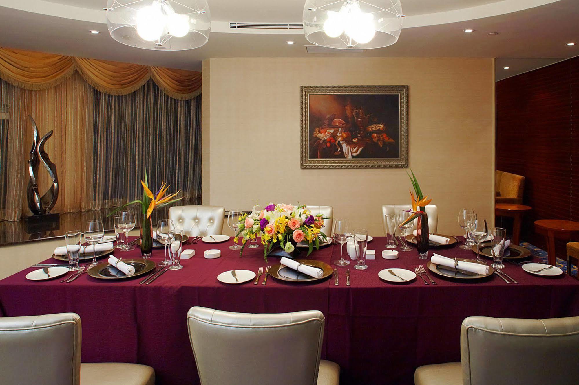 Regal Jinfeng Hotel Shanghai