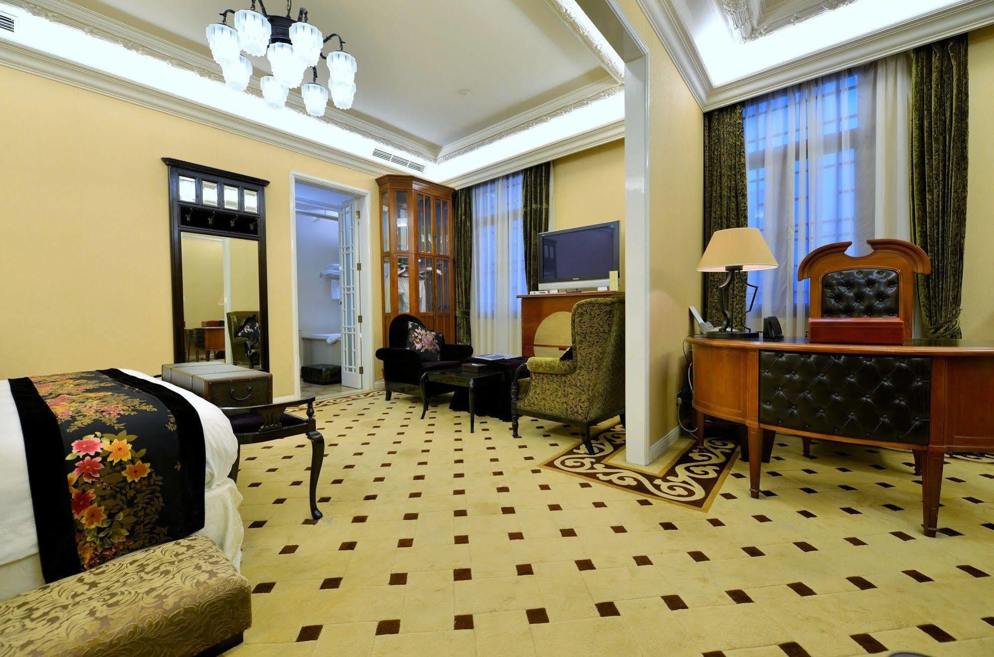 Mansion Hotel