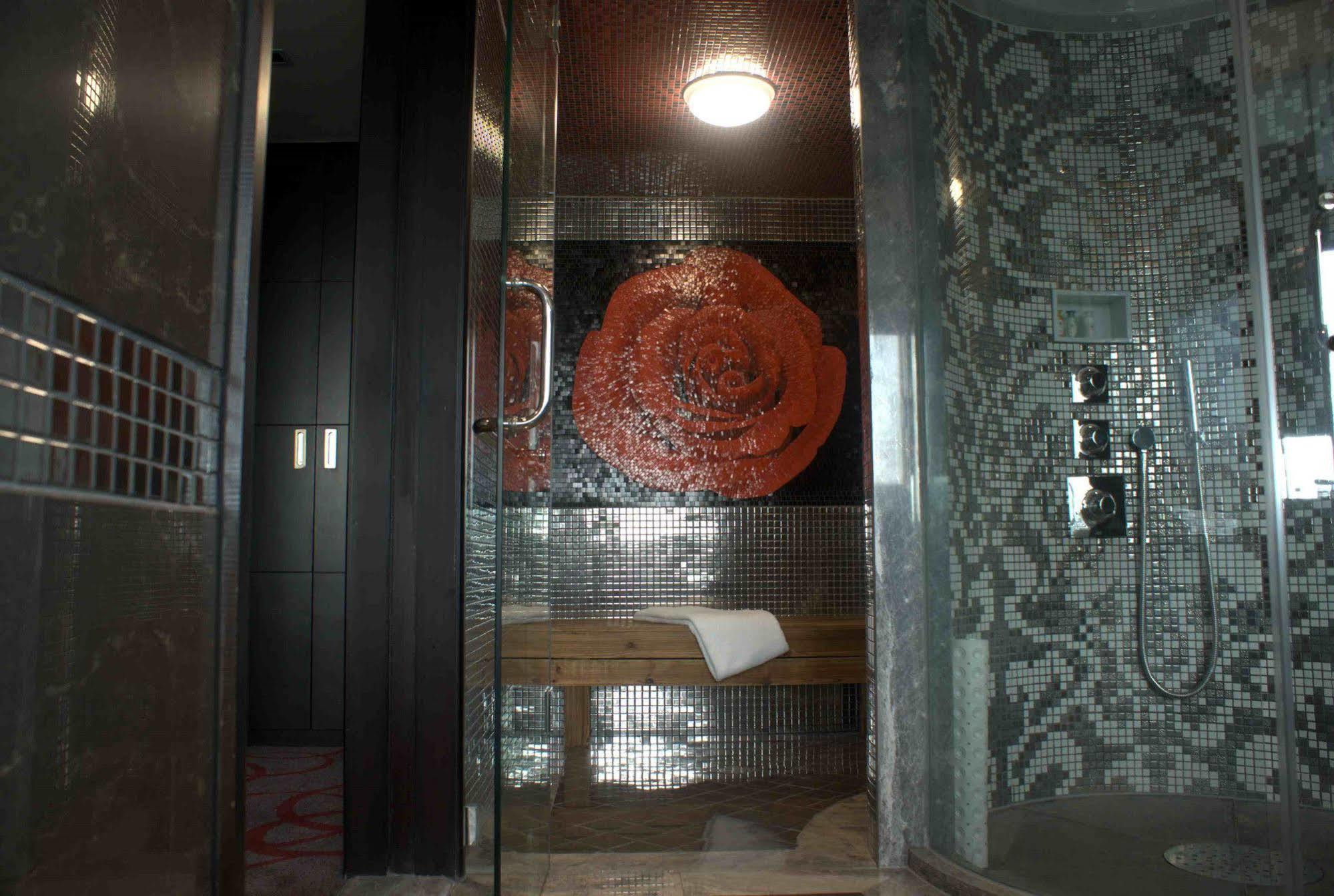 Bodi Boutique 3*