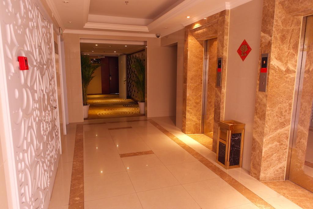 Hotel Holland 3*