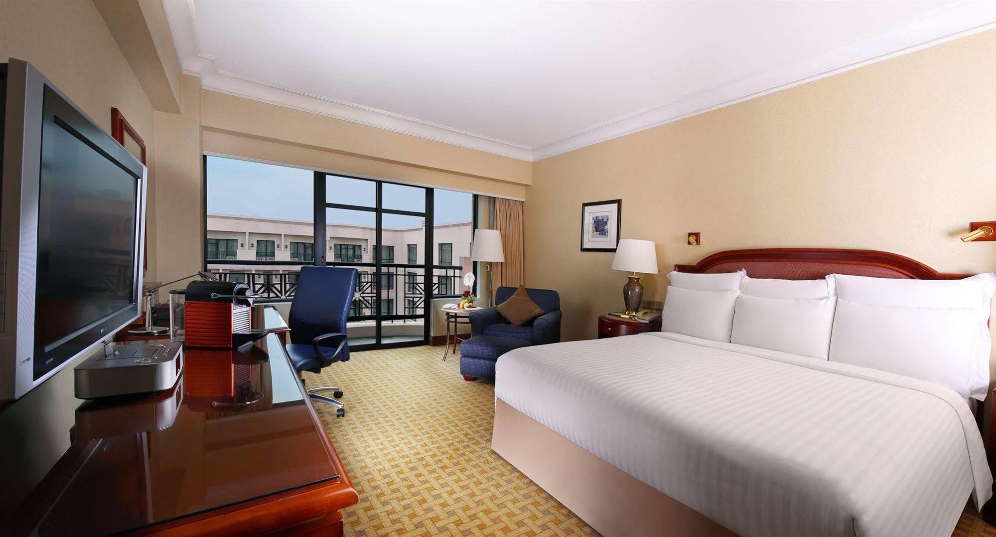 Hotel Marriott Hongqiao 5*