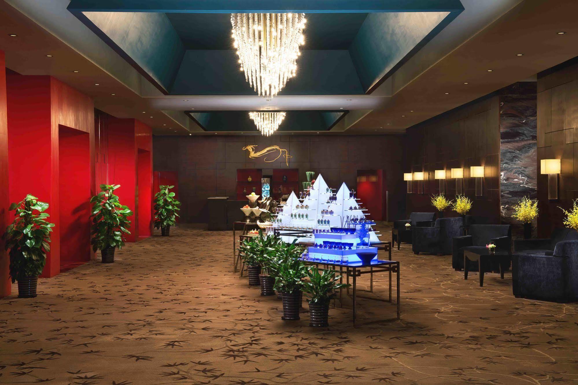 Hotel The Longemont