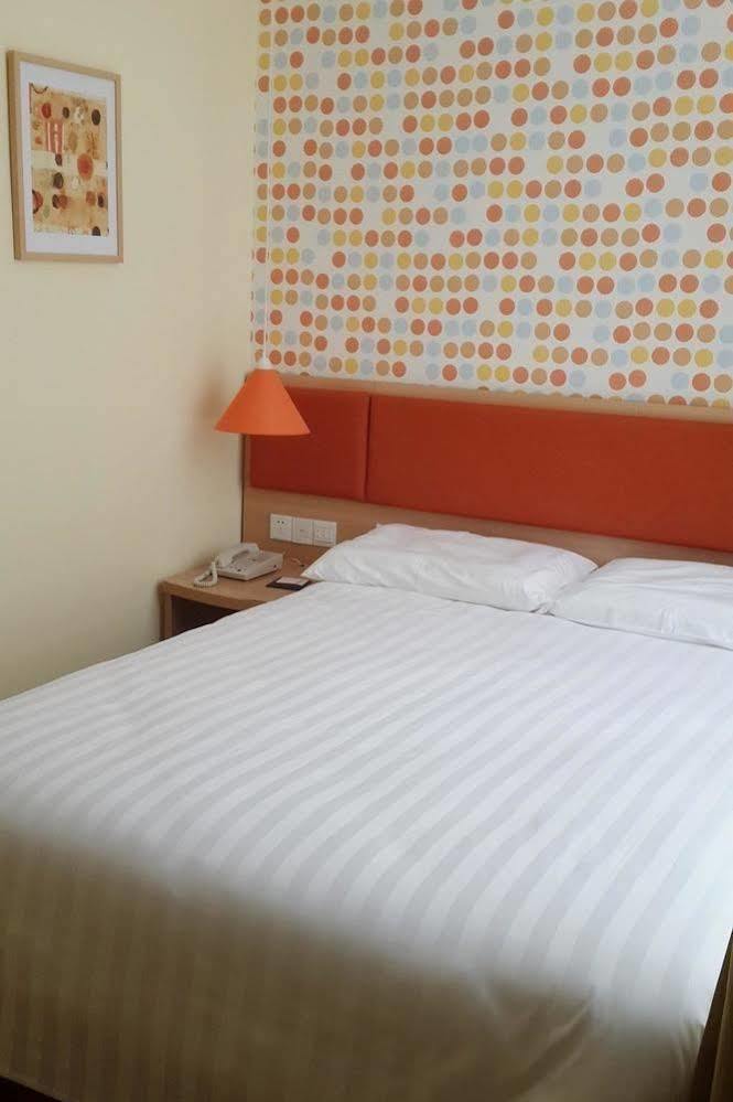 Hotel Hongqiao Hub Jiangqiao Wanda Plaza 2*