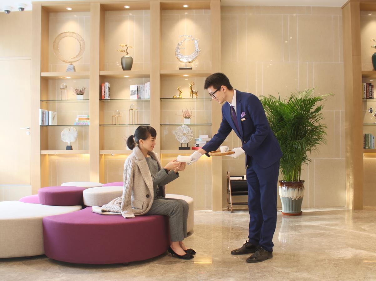 Atour Hongqiao Xinzhuang Business District Hotel 4*