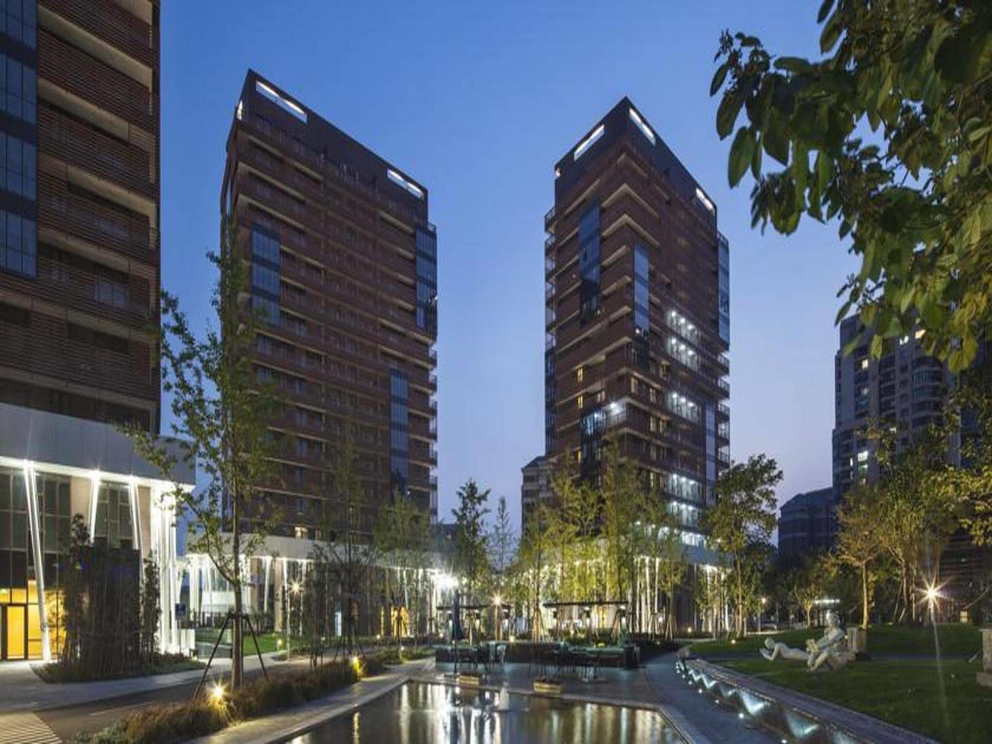 Court Premier Jinqiao Shanghai