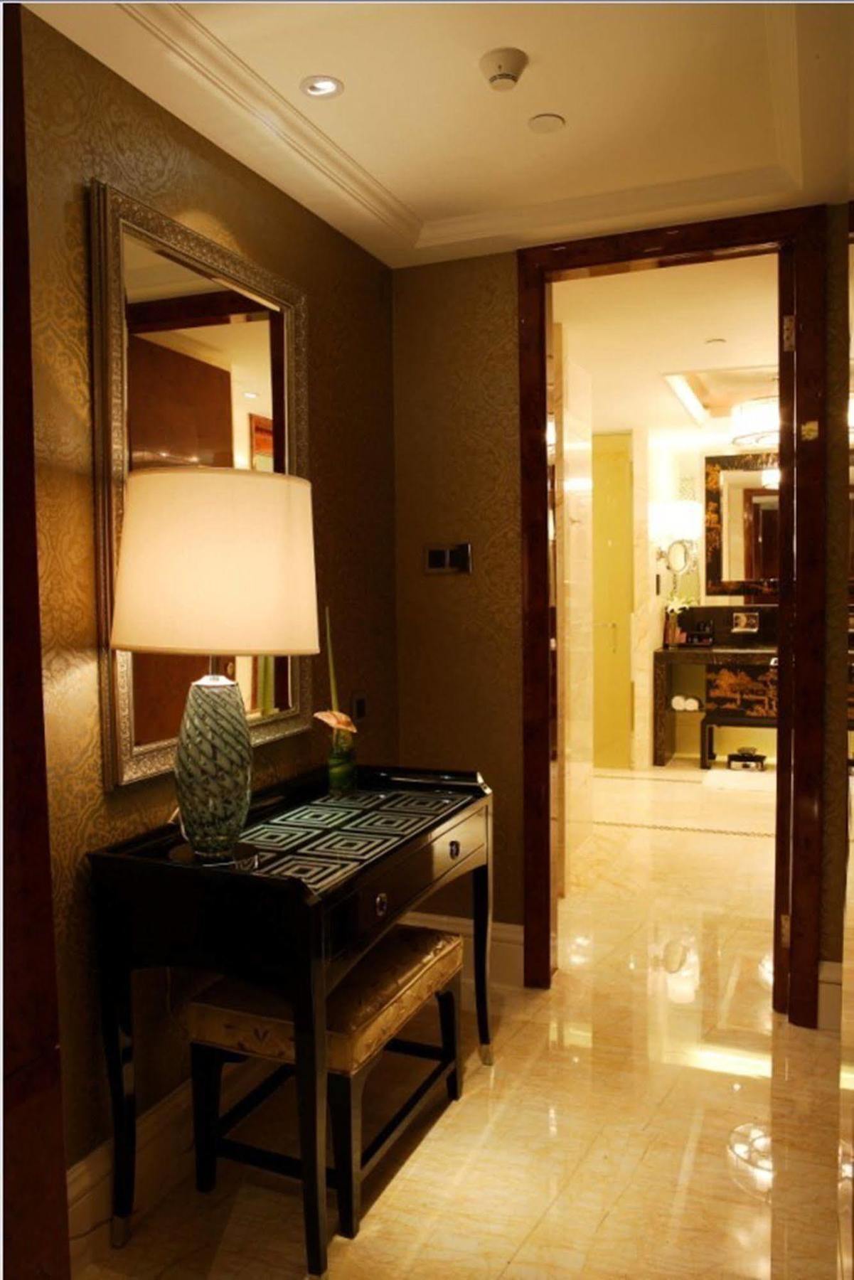 Wyndham Grand Plaza Royale Oriental