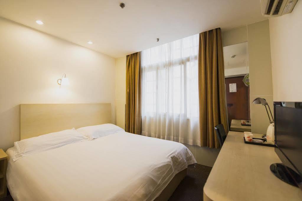 Hotel 168 Changping Road Branch Shanghai