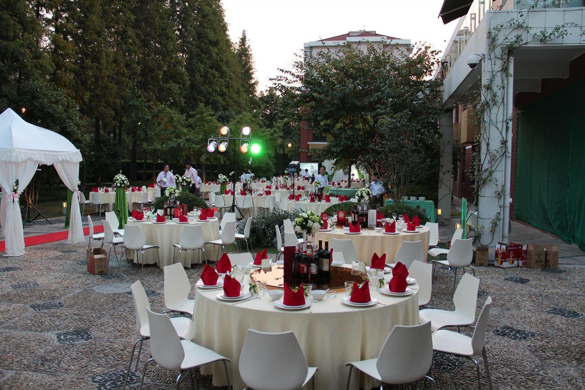 L'otel Hotel
