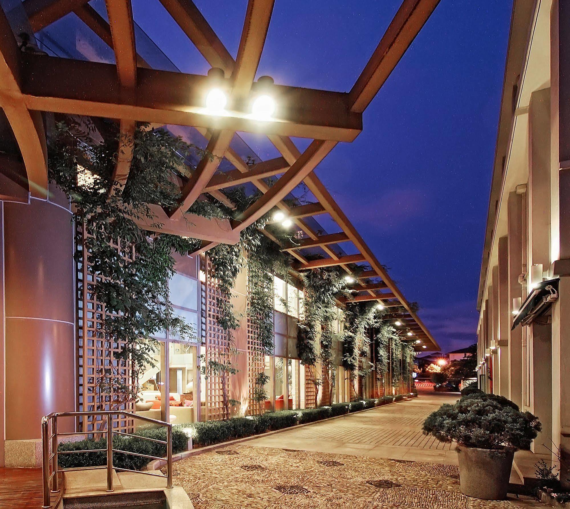 L'otel Hotel