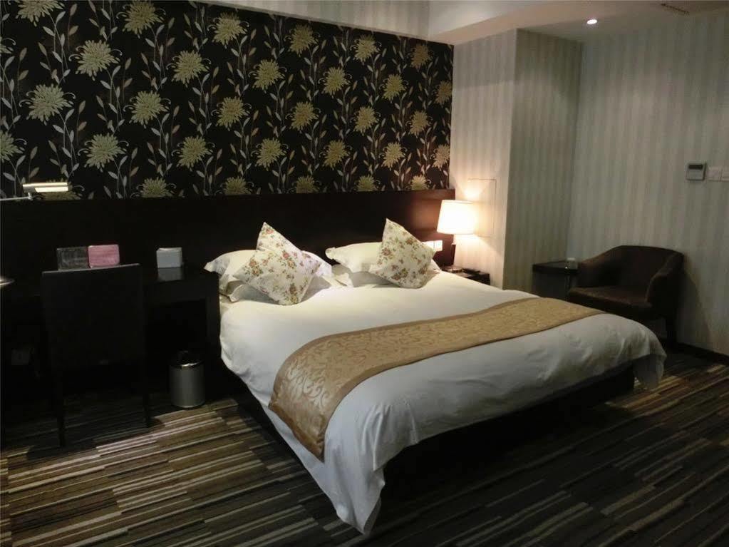 Baron Business Bund Hotel 4*