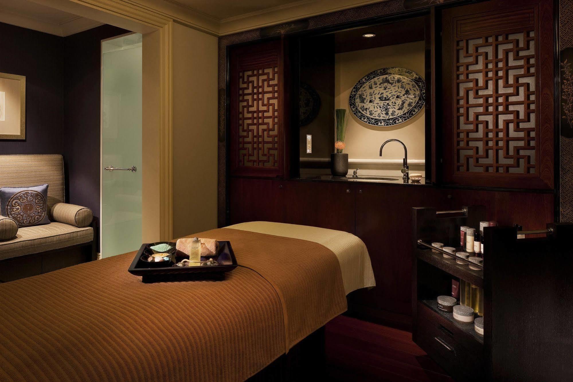 The Peninsula Hotel 5*
