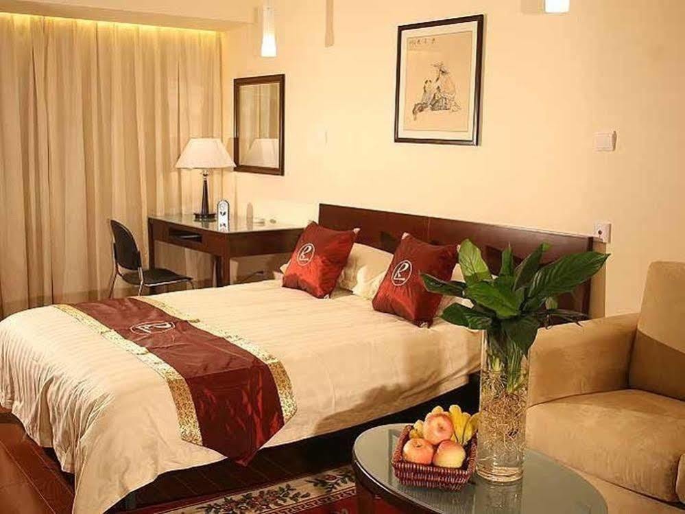 Dingtian Ruili Service Hotel