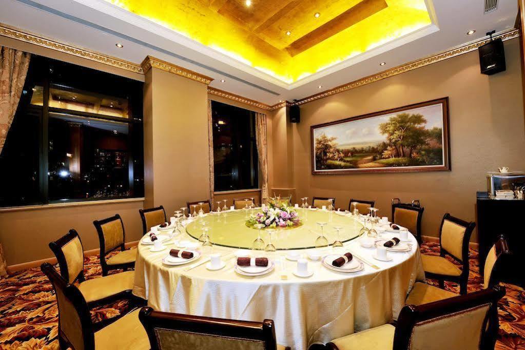 Riverview Hotel 4*