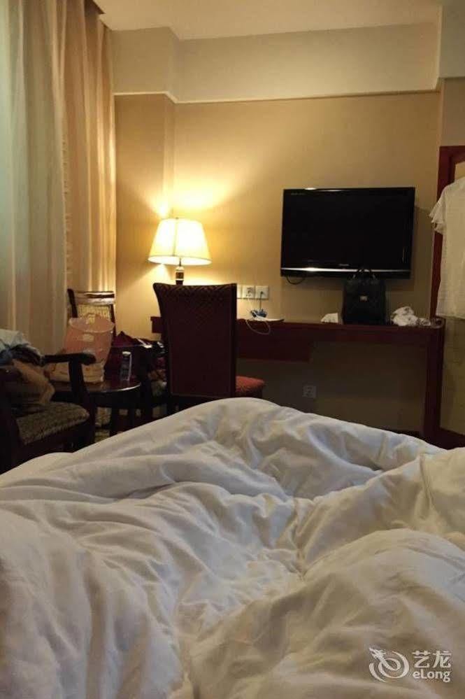 Yuhang Hotel