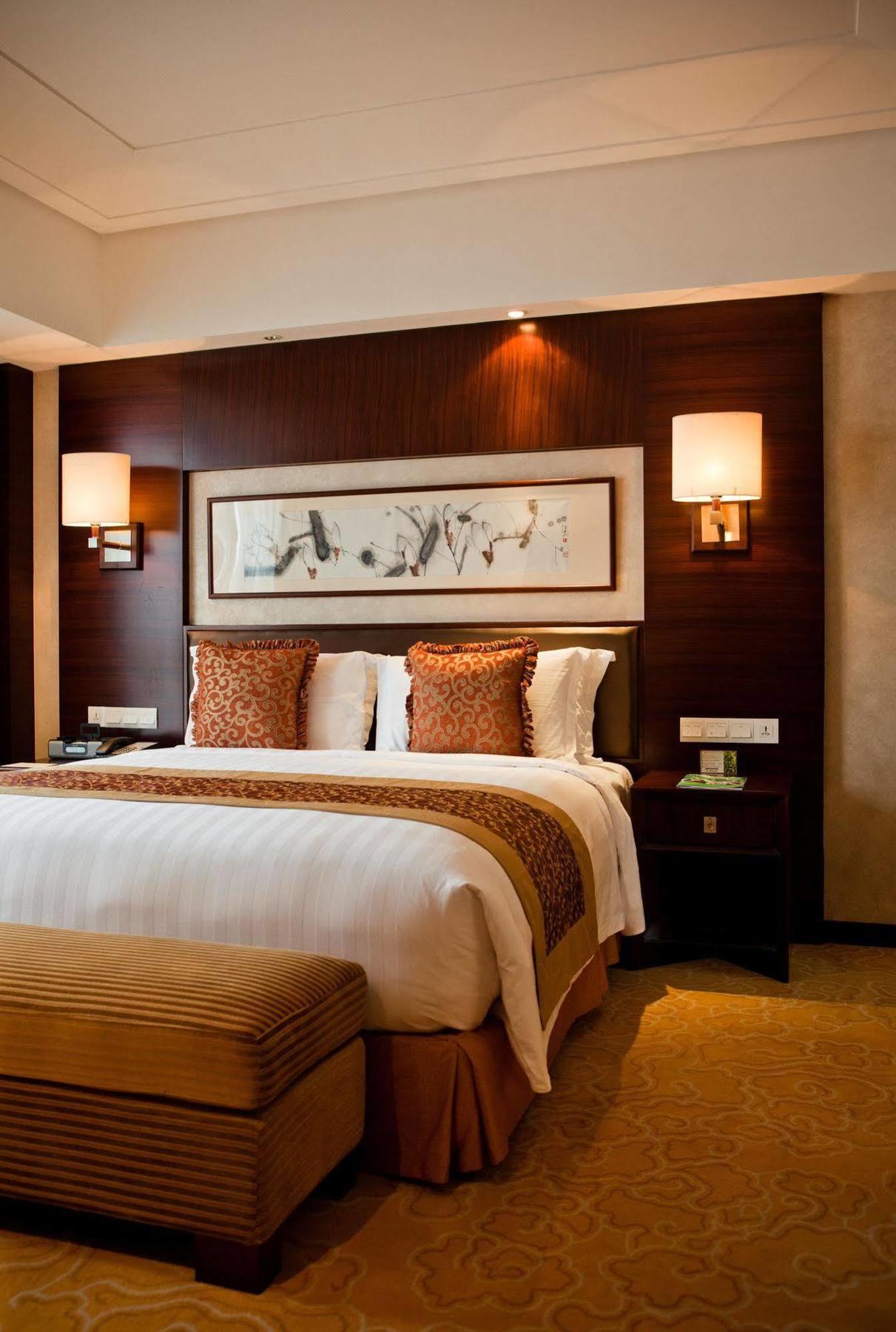 Hotel Baixia Pagoda 5*