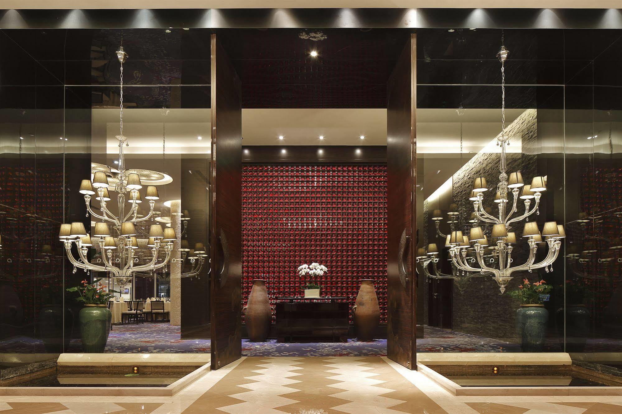 The Qube -close To Pudong International Airport And Disney Land 5* Shanghai