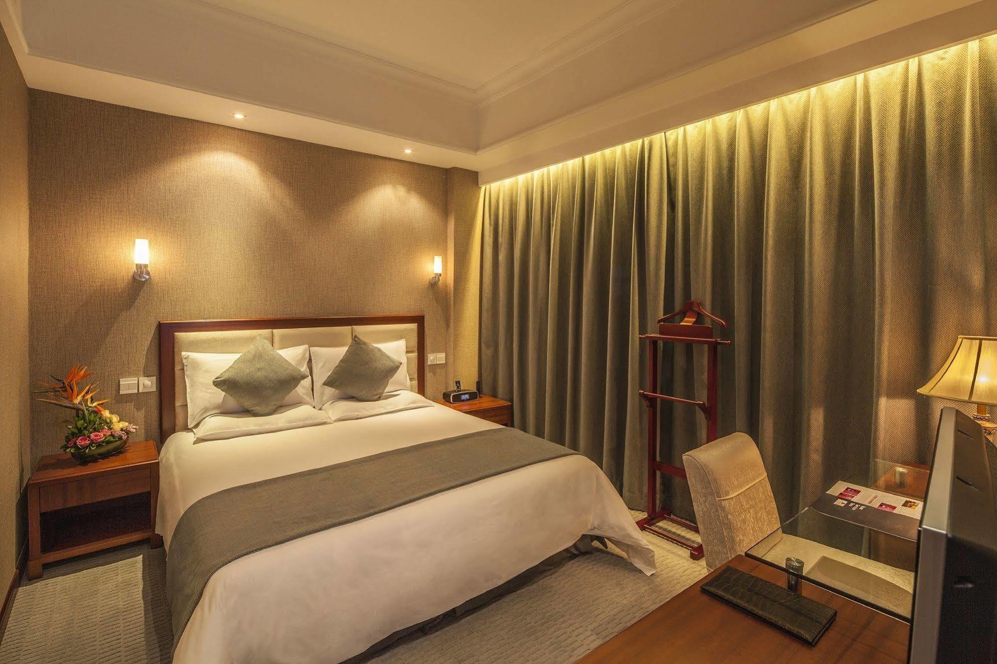 Grand Madison Jinqiao Hotel