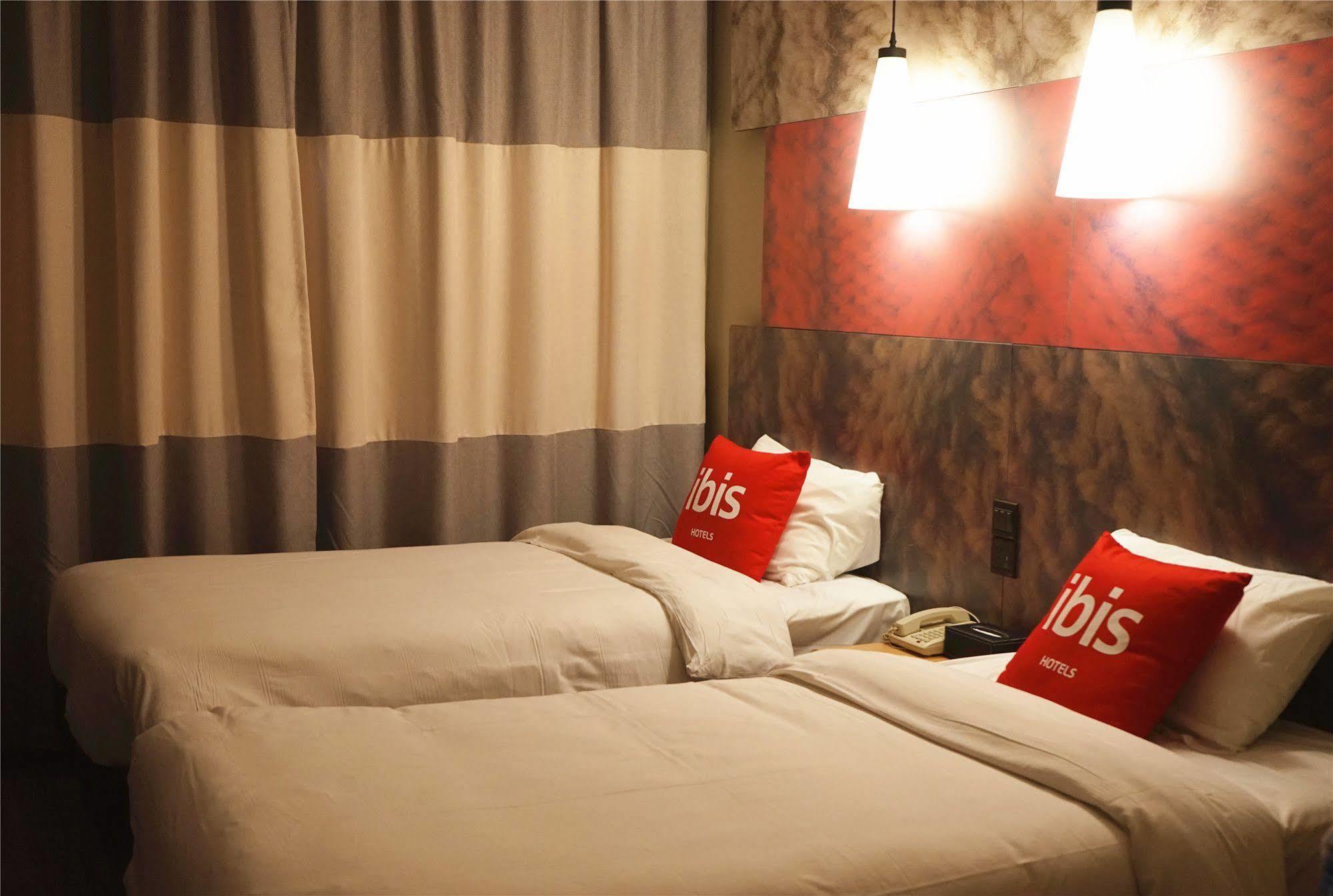 Ibis New Internation Expo Center Lianyang Hotel 3*