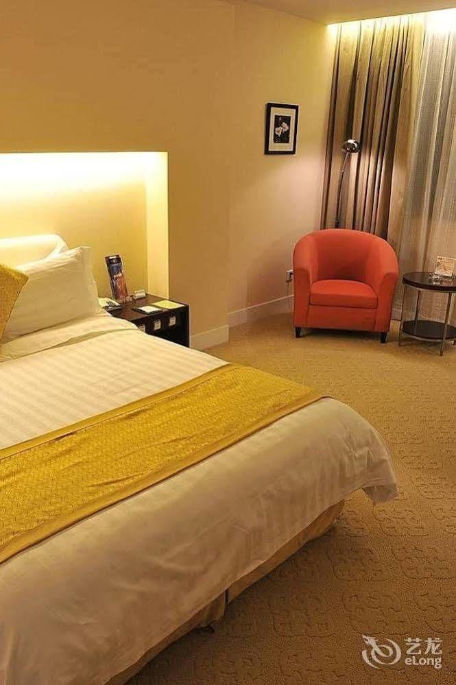 Gubei Garden Hongqiao 4*