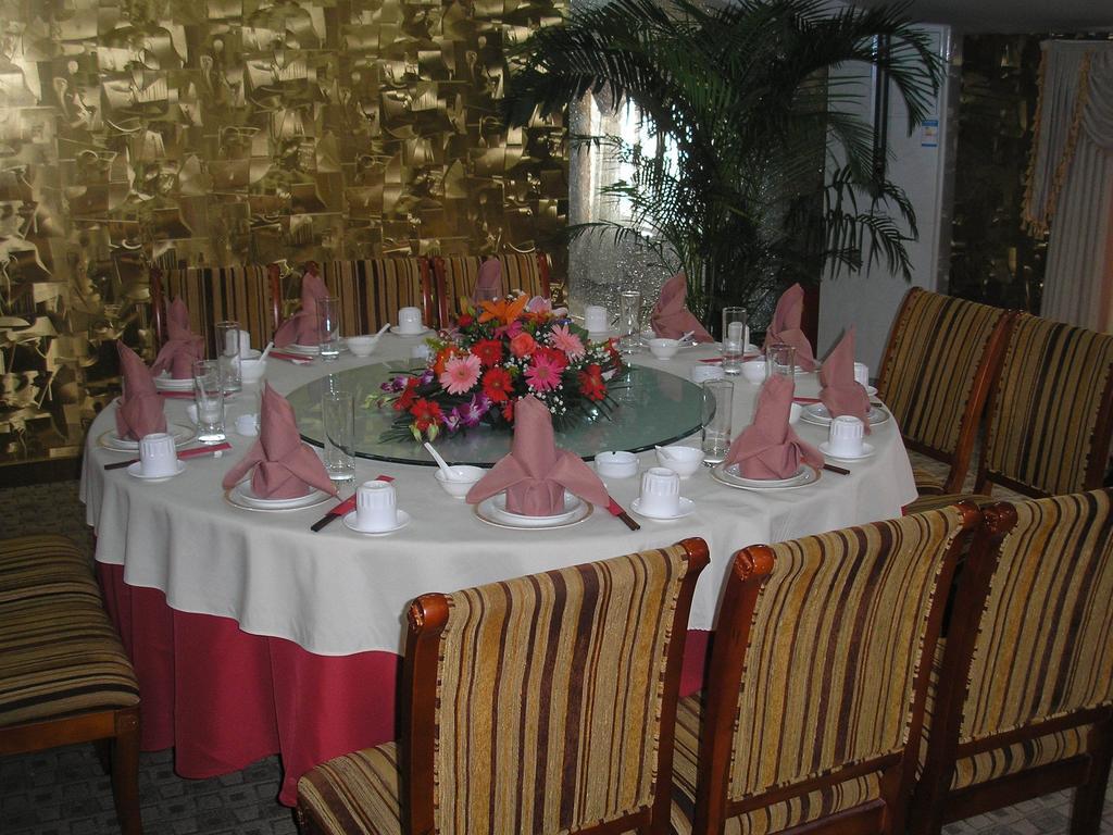 Hotel Airlines Travel Hotel（south Railway Station Branch) 4*