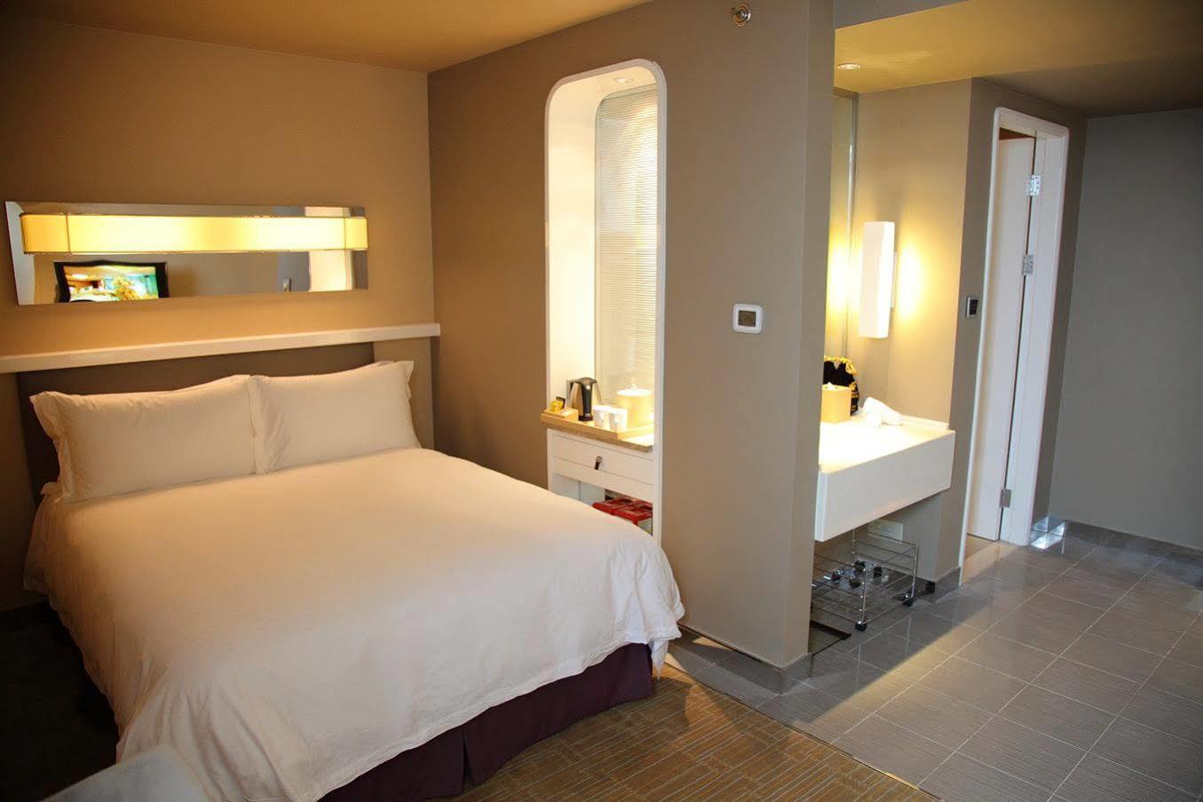 Hongqiao Airport - Air China Hotel 5*