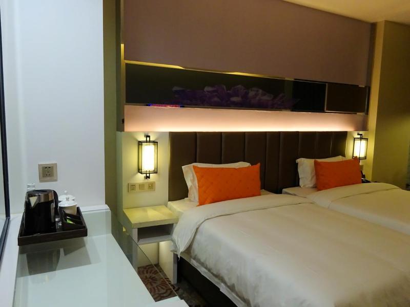 & Hotel 4*