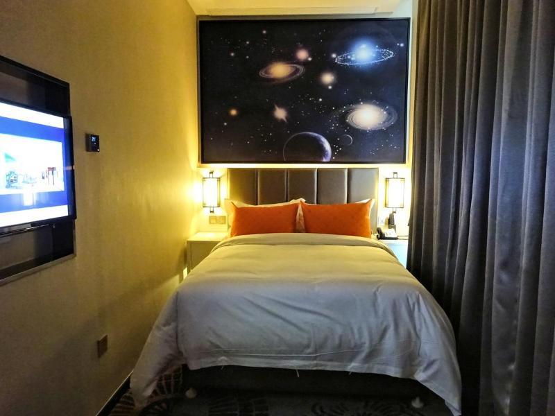 & 4* Shanghai