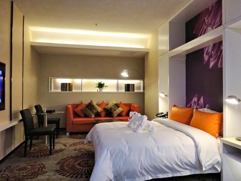 Hotel &