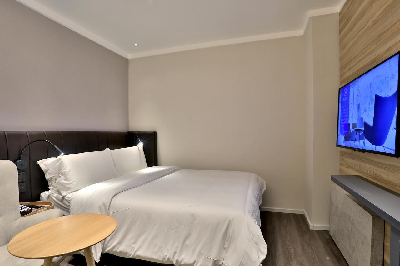 Hanting North Bund Hailun Road Hotel