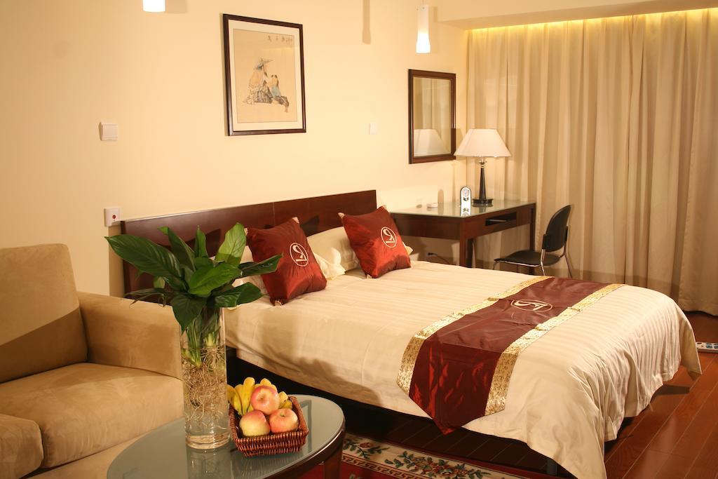 Dingtian Ruili Service Hotel 4*