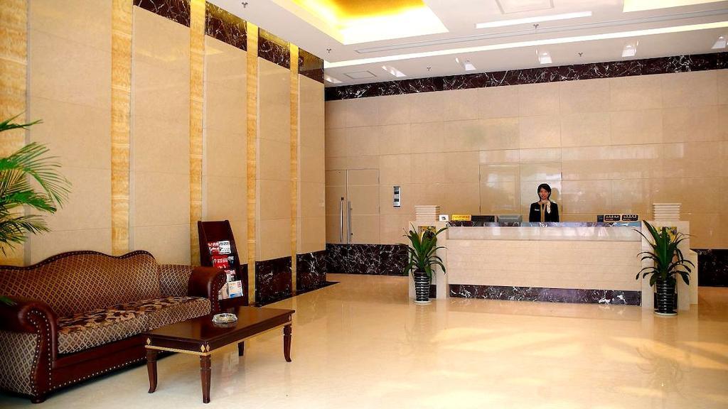 Hotel Dingtian Ruili Service 4*