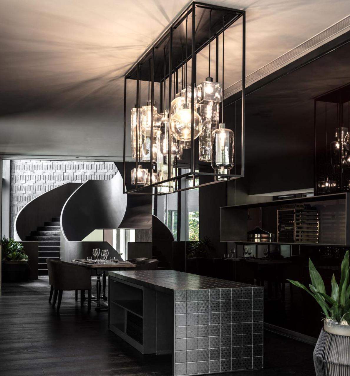 The Middle House 5*