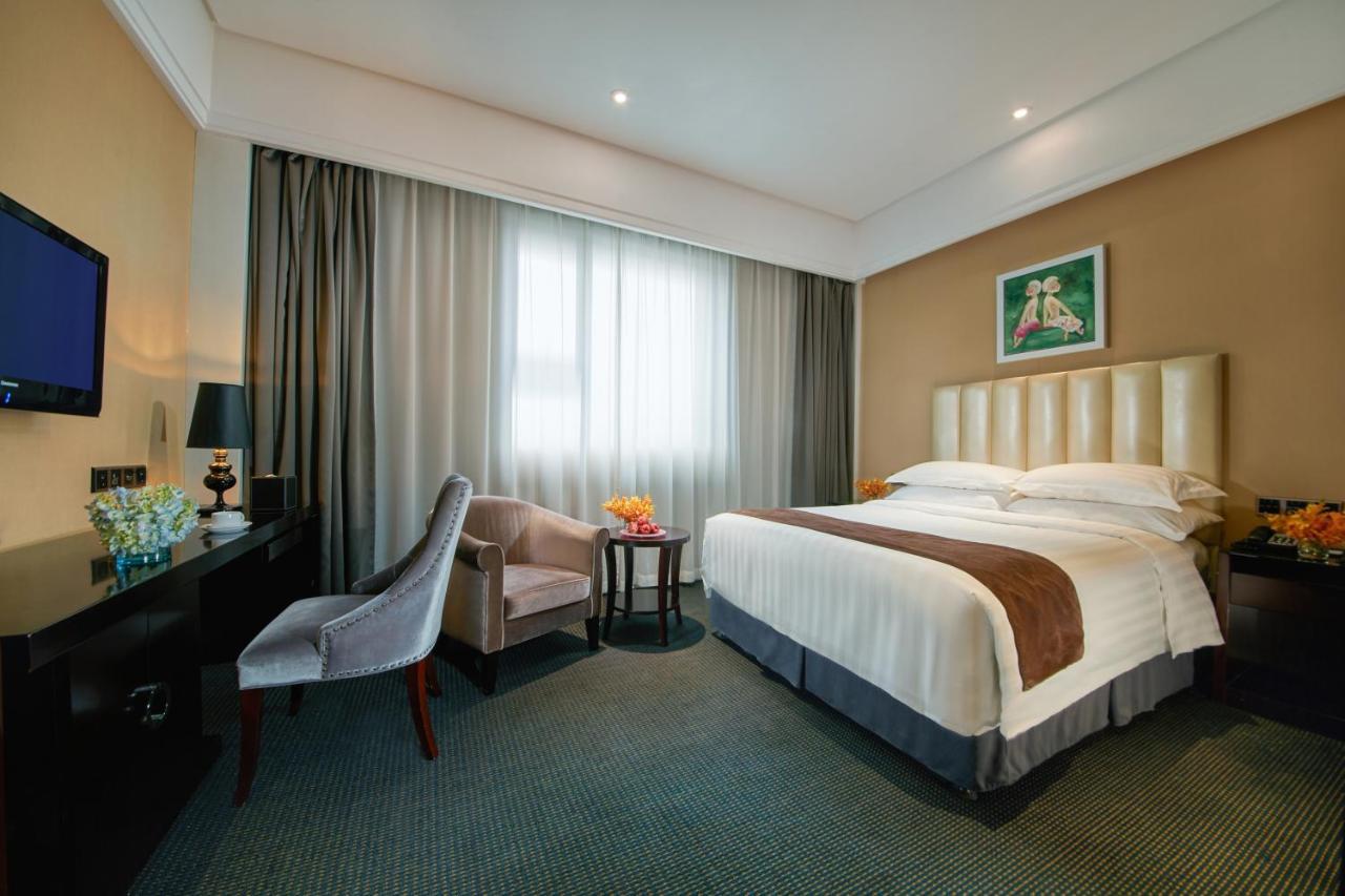New Century Manju Luoshan @sniec Hotel 4*