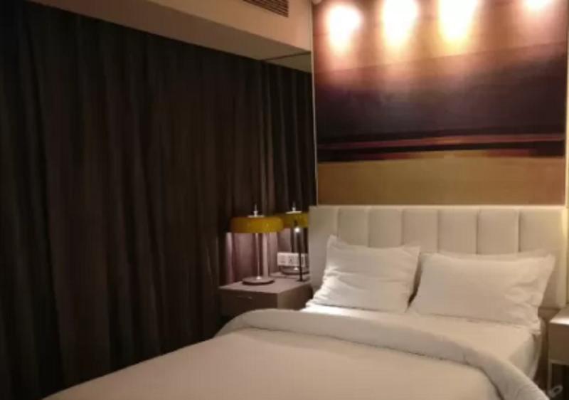 Jinjiang Metropolo Hua Ting Hotel 3*