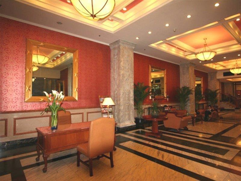 Jin Jiang Pacific Otel 3*