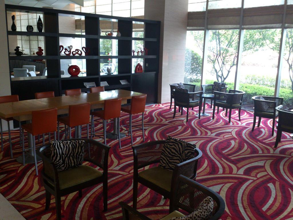 Khách sạn Express Meilong