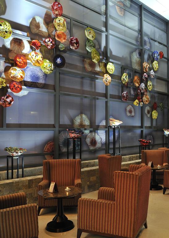 Howard Johnson Caida Plaza 5*