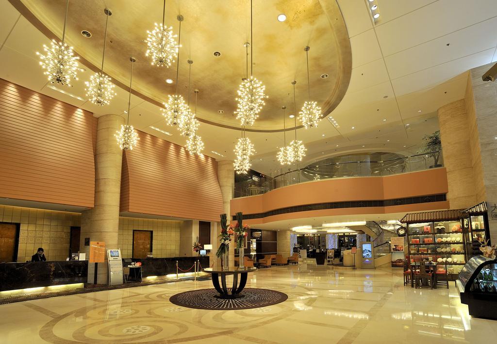 Howard Johnson Caida Plaza Hotel 5*
