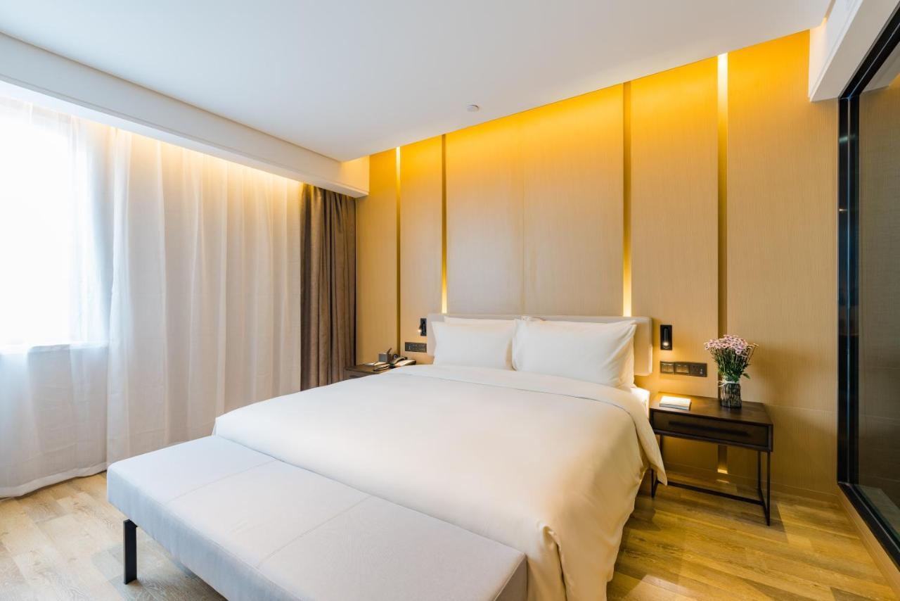Atour S Oriental Pearl Tower Hotel 4*