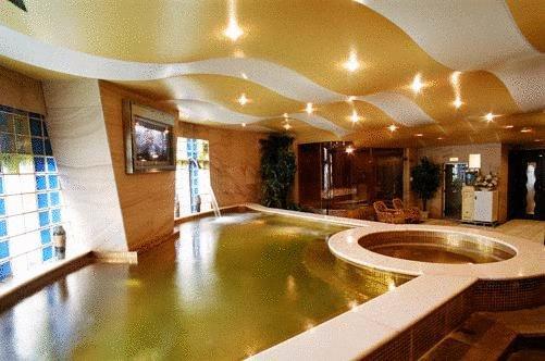 Hengsheng Peninsula International Hotel 4*