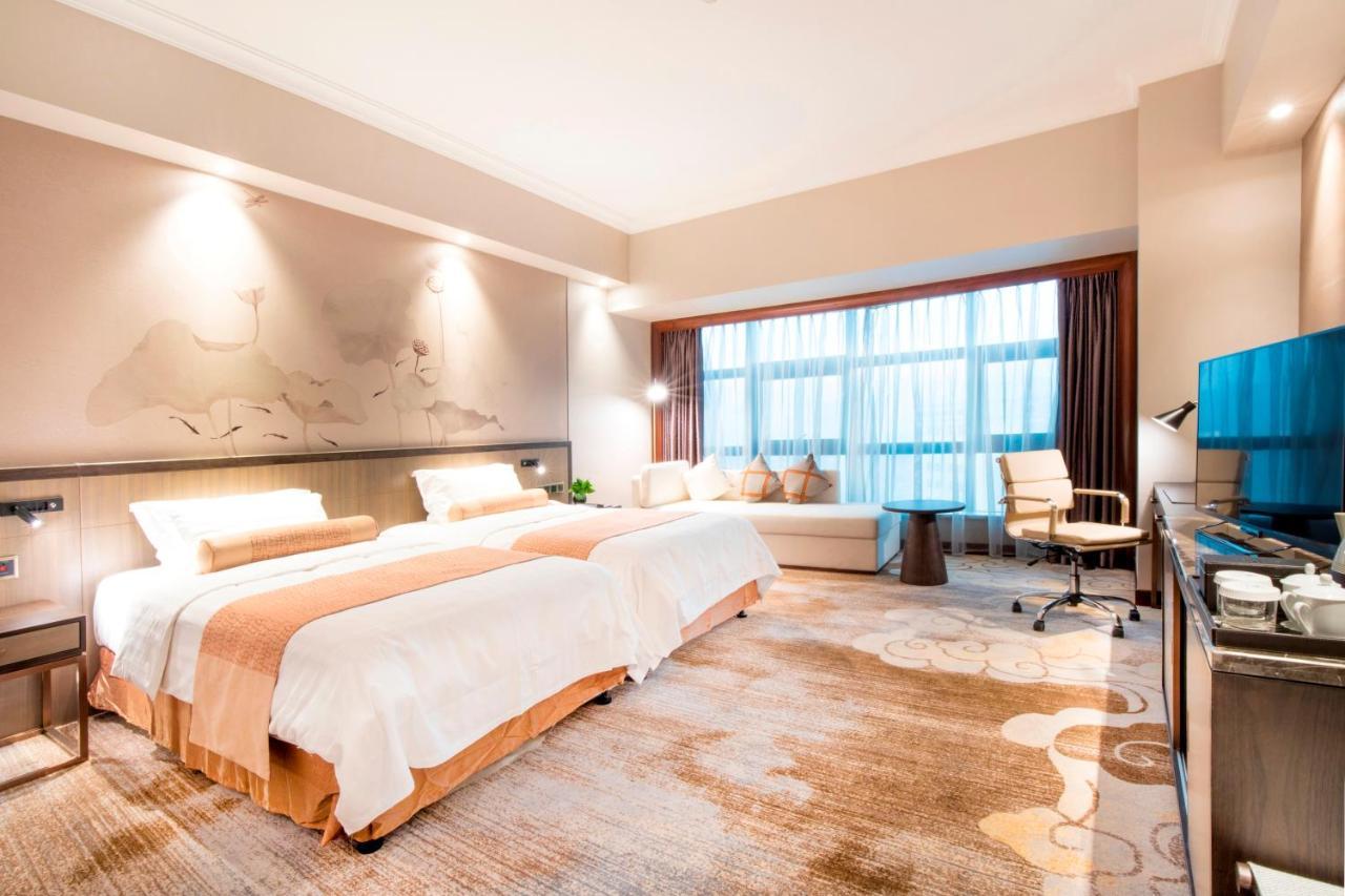 Jin Jiang Pine Hotel 4*