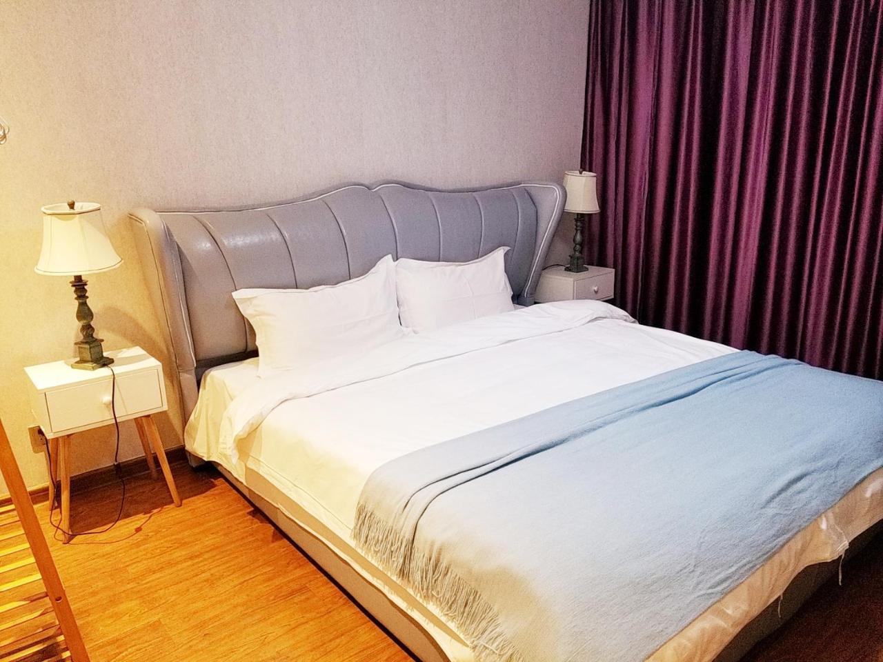 The Bund View Apartment *