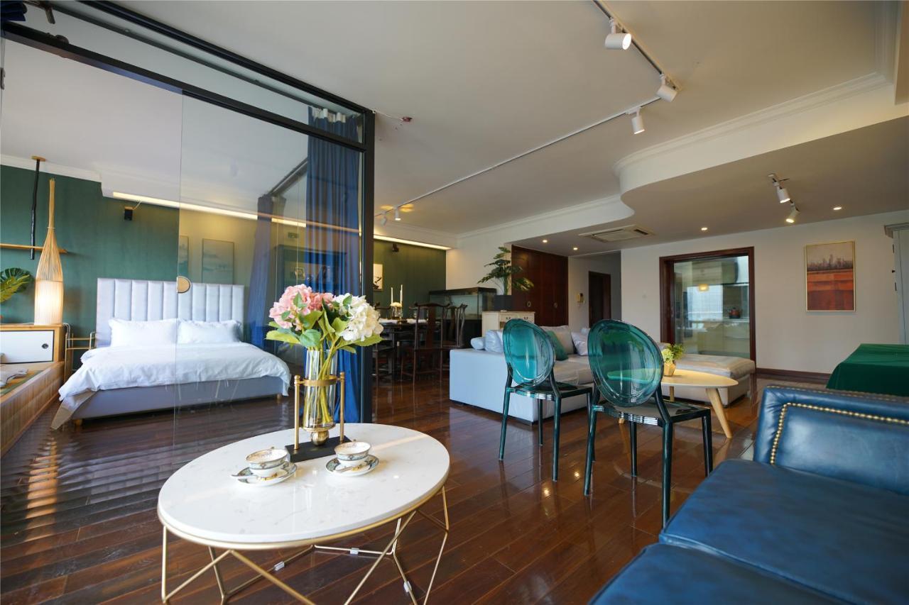 The Bund View Apartment *
