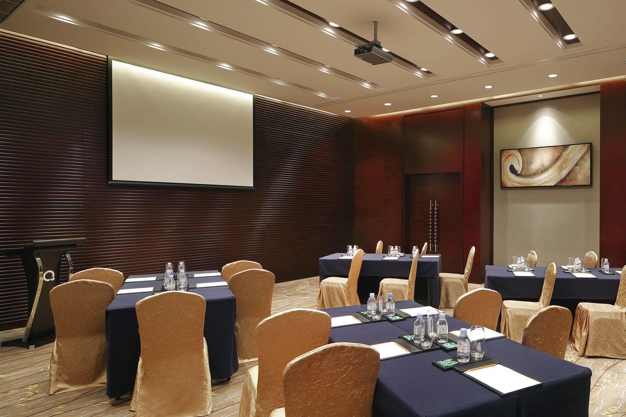 Khách sạn The Qube -close To Pudong International Airport And Disney Land Thượng Hải