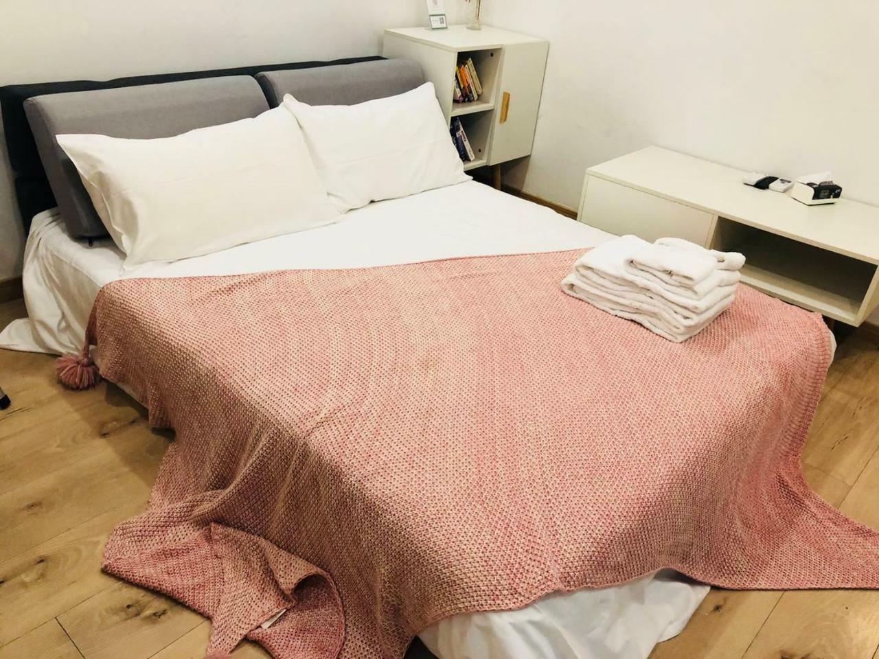 Henry's - South Maoming Road Apartment Shanghai