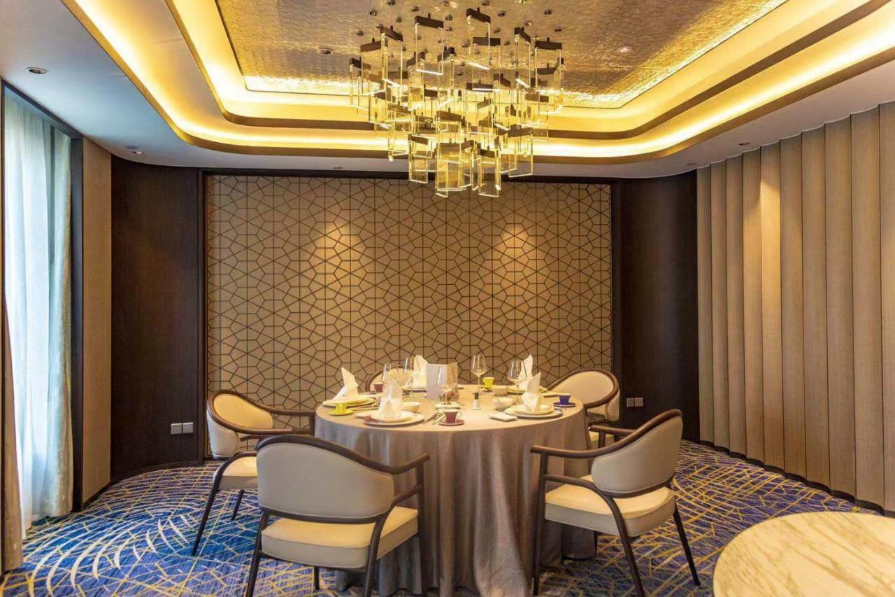 Radisson Collection Hotel, Yangtze 5*