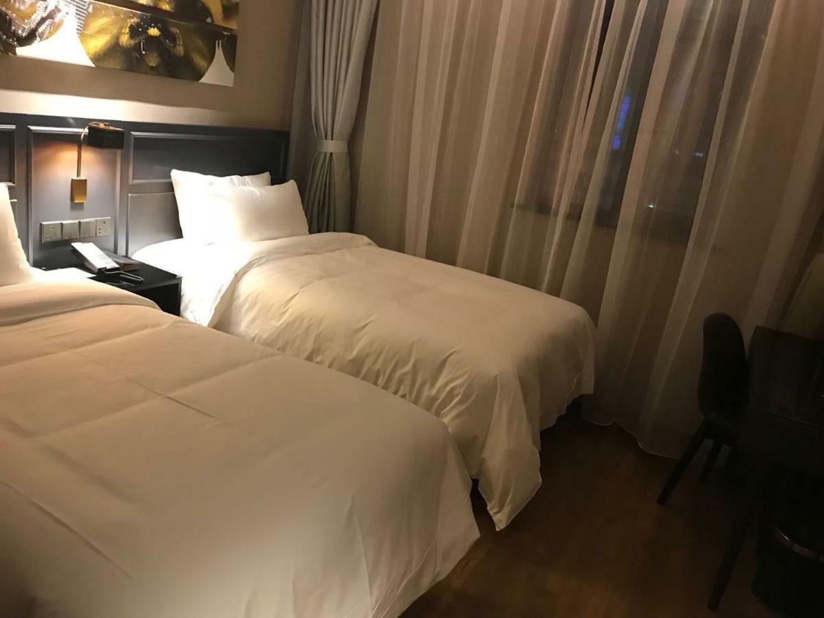 Hotel Yitel Premium