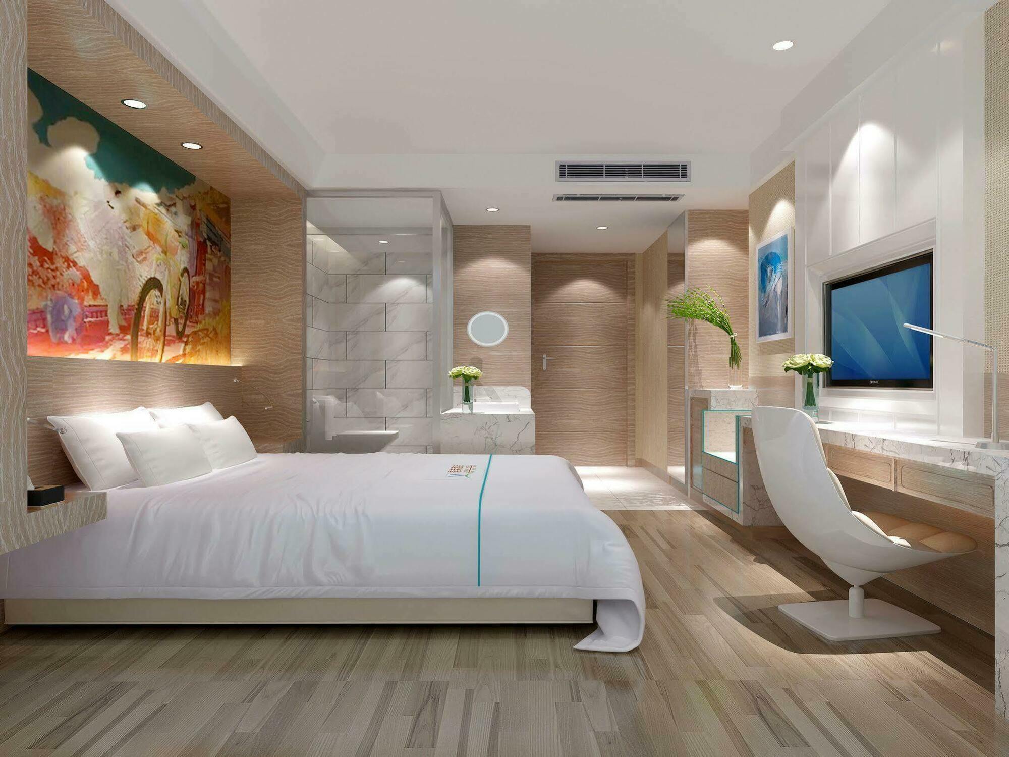 Jinglai Pudong Airport Chuansha Metro Station Hotel